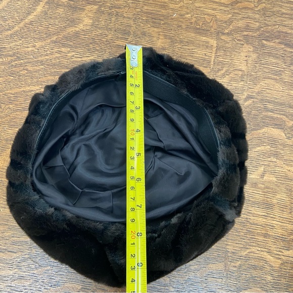 VINTAGE FAUX FUR BLACK BROWN CIRCLE WOMENS FANCY CHIC WINTER BEATNIK HAT - Picture 10 of 11
